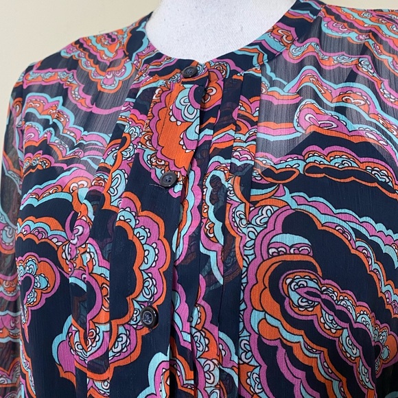 Banana Republic || Woman’s long sleeve button down Dress size 4 - Picture 5 of 9